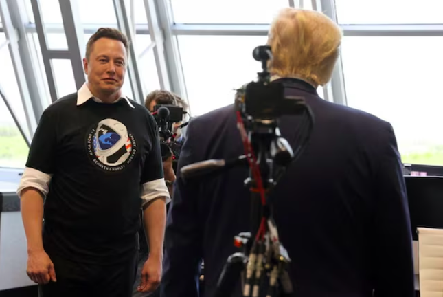 Tỷ phú Elon Musk và Ông Trump tại một sự kiện năm 2020. (Ảnh: Reuters)