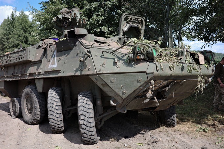 Xe bọc thép Stryker của Ukraine bị các lực lượng Nga vô hiệu hóa trong giao tranh ở vùng Kursk. Ảnh: TWZ.