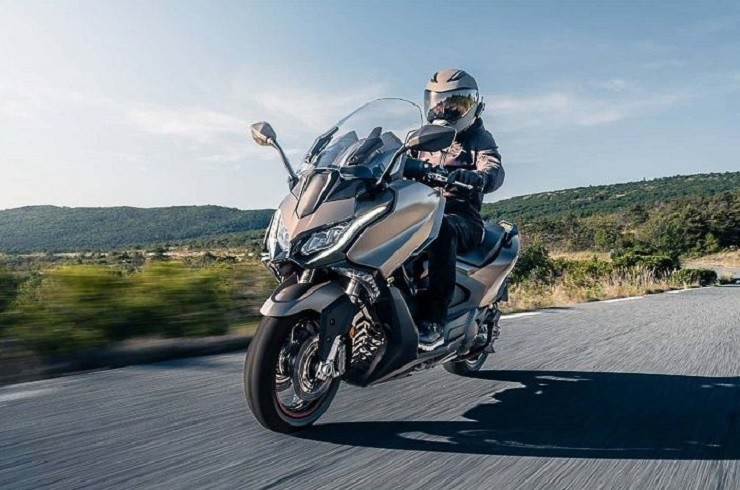 Kymco AK550 Premium 2025 trình làng, toàn trang bị 