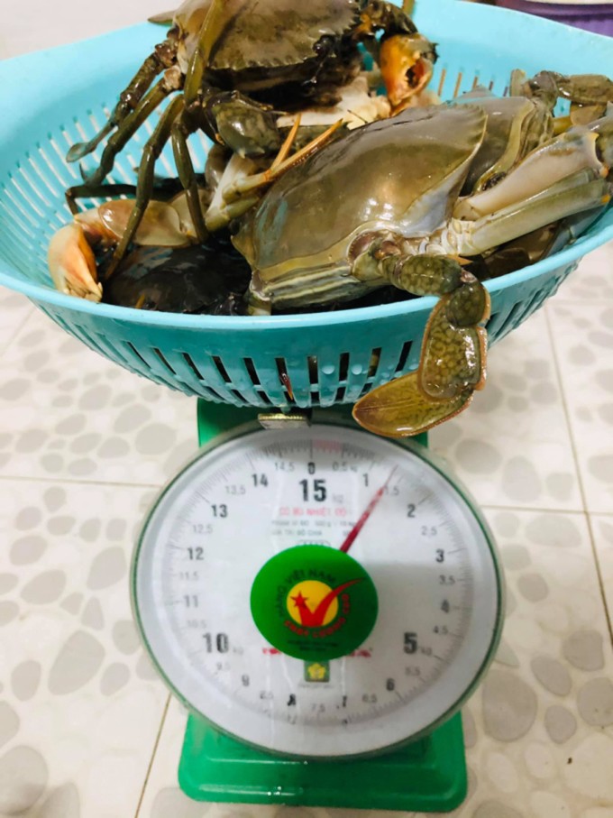 Trong khi phần cua thực tế chưa đến 1,5 kg.