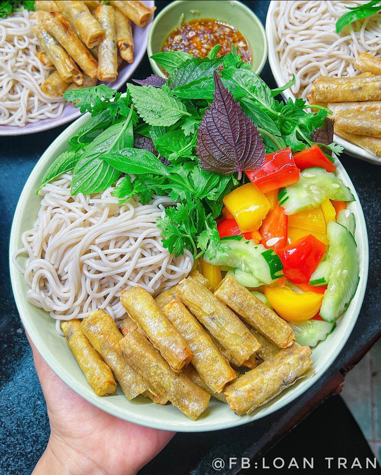 Bún gạo&nbsp;lứt - Rau thơm, rau sống - Nộm chua ngọt - Ram tempeh