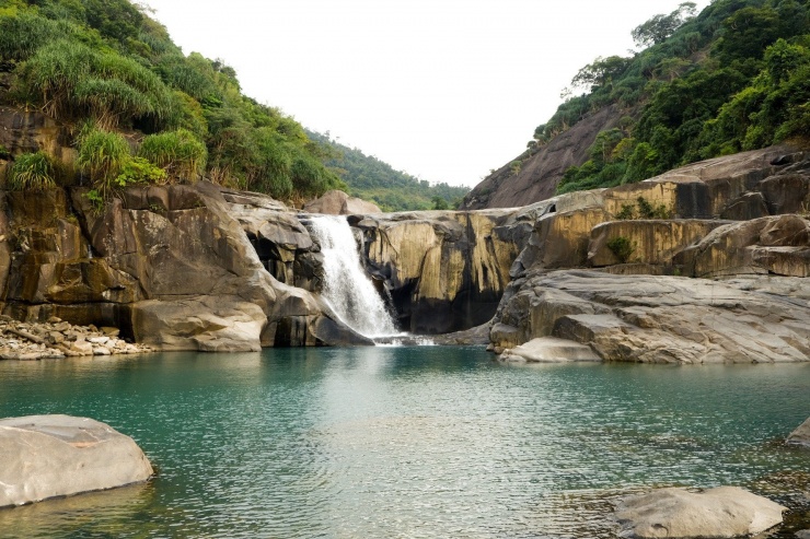 Khung cảnh vực Phun tuyệt đẹp được nhiều du khách ví von như “bể bơi lộ thiên”. Ảnh: Điệu Võ