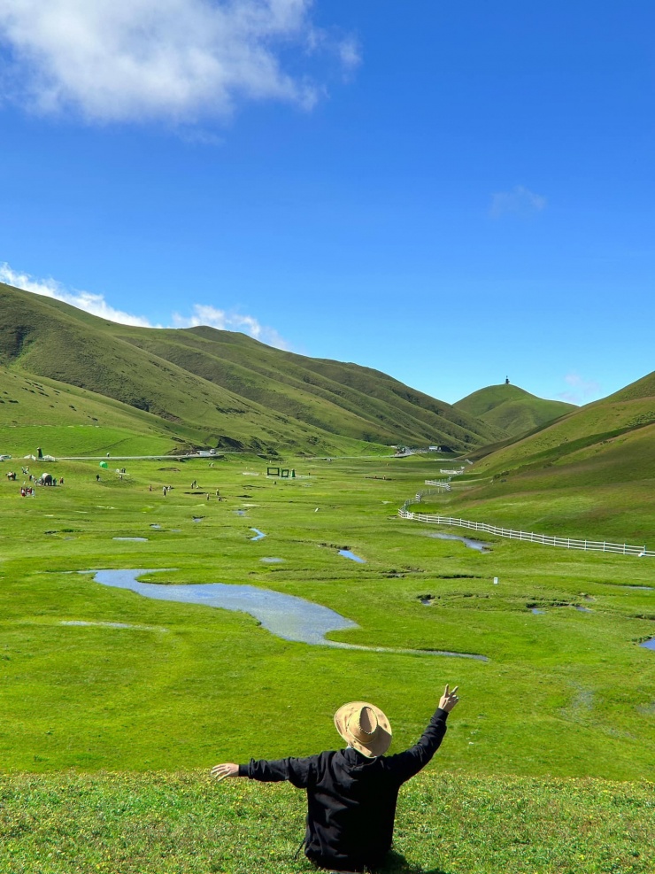 Ngắm đồng cỏ trải dài, trải nghiệm cưỡi ngựa ở vùng đất ‘tiểu Tân Cương thu nhỏ’