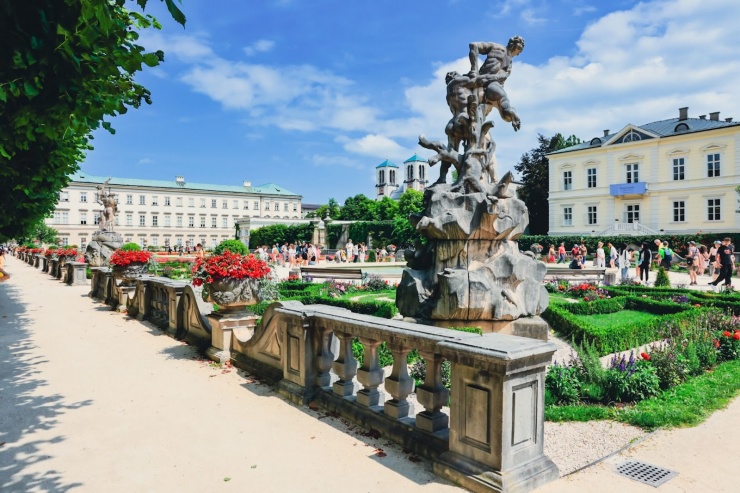 Mirabellgarten là một trong những điểm du lịch nổi tiếng nhất của Salzburg.