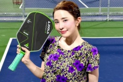 Quỳnh Nga che body với đồ bộ 99 nghìn đồng đi chơi pickleball