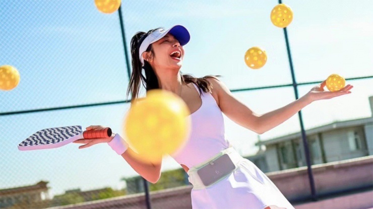 Mặc gì giữa tranh cãi chơi Pickleball chủ yếu khoe thân, làm màu - 7