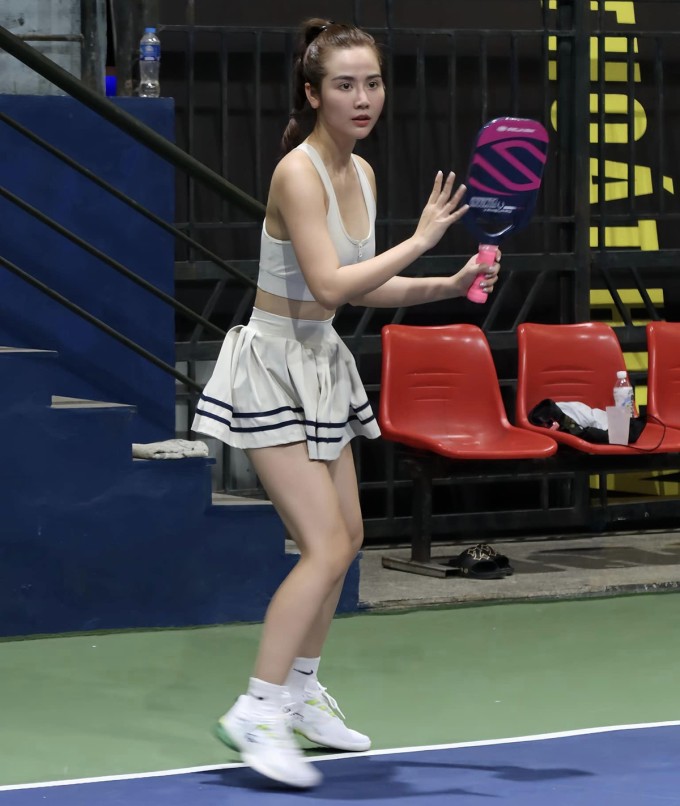 Diễn viên Phan Minh Huyền là một trong nhiều người đẹp Việt hưởng ứng phong trào chơi pickleball. Ảnh: Facebook Phan Minh Huyền