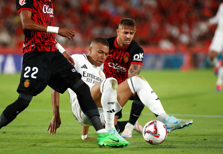 Mbappe vất vả trước hàng thủ Mallorca