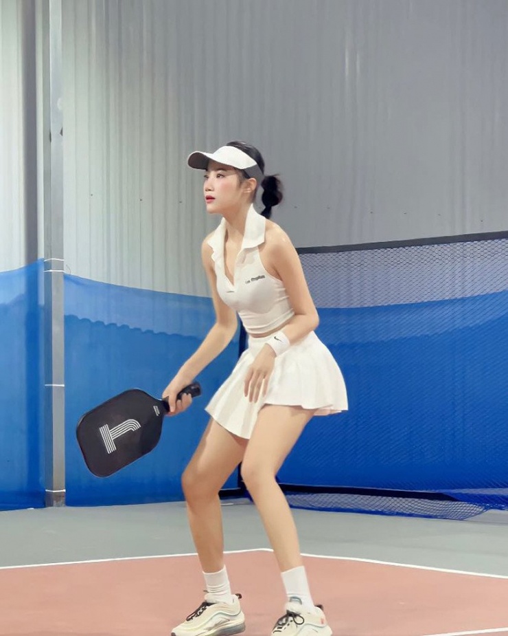 Hòa Bình ưu tiên trang phục năng động, thoải mái khi chơi Pickleball