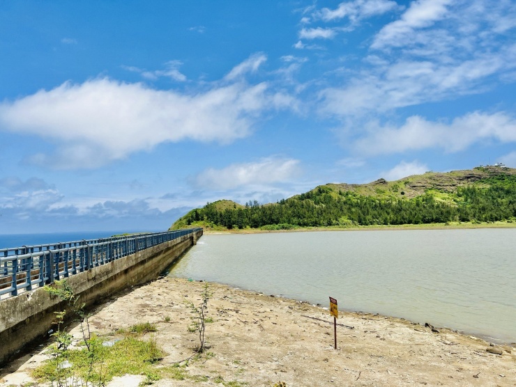 Miệng núi lửa triệu năm được đề xuất làm nơi chứa nước sinh hoạt cho đảo Lý Sơn - 4