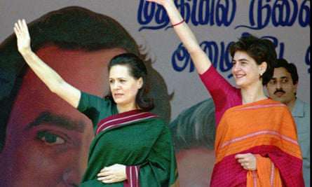 Bà Priyanka Gandhi và mẹ, bà Sonia Gandhi.