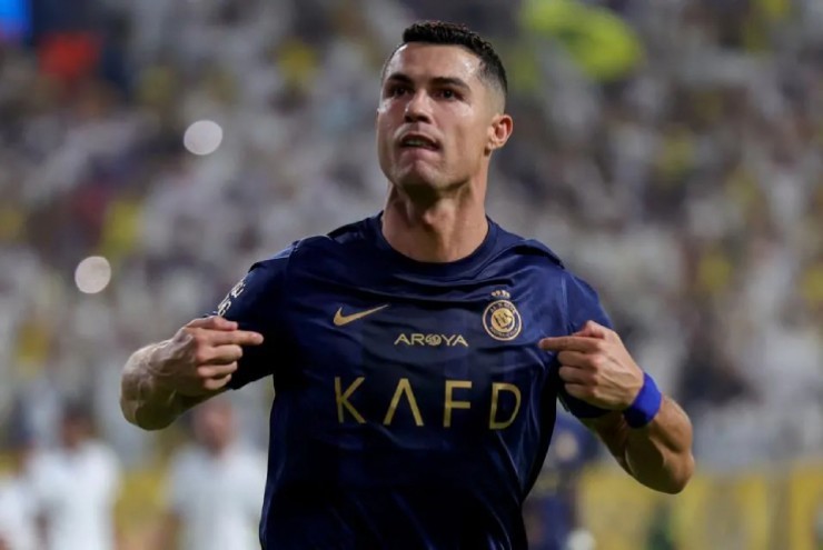 Ronaldo có nút kim cương Youtube sau 12 tiếng, "ăn đứt" dàn sao thể thao