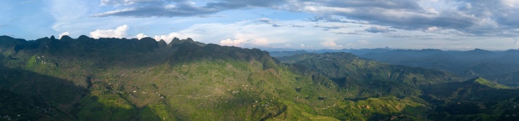 Một khung hình panorama về đất trời Tây Bắc do Hoàng Ân ghi lại. Ân cho biết sau này cậu sẽ tiếp tục khám phá Tây Bắc hùng vĩ bởi nơi này có quá nhiều cung đường đầy thử thách và khung cảnh đẹp.