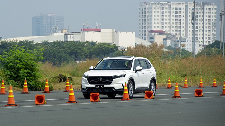 Giá xe Honda CR-V lăn bánh tháng 8/2024, ưu đãi tới 100% phí trước bạ - 3