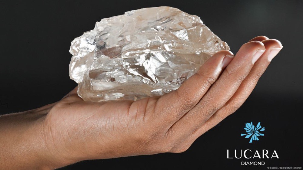 Công ty khai khoáng Lucara Diamond nói viên kim cương mới đào được nặng 2.492 carat (494 gram). Ảnh: Lucara.