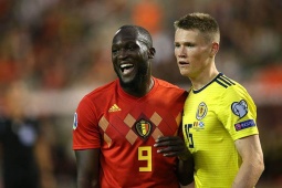 Chelsea và MU sắp thoát nợ: Napoli "chốt kèo" mua Lukaku, ra giá mới cho McTominay