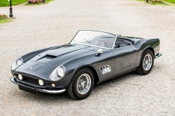 Ferrari 250 GT California có giá bán hơn 425 tỷ đồng có gì đặc biệt?