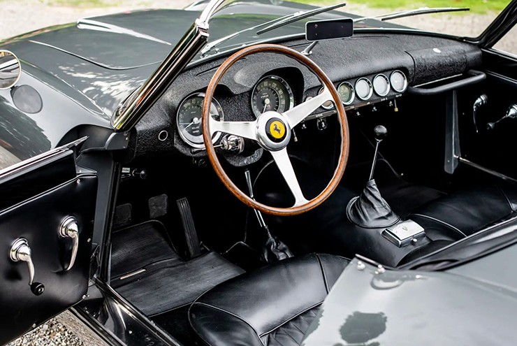 Ferrari 250 GT California có giá bán hơn 425 tỷ đồng có gì đặc biệt? - 6