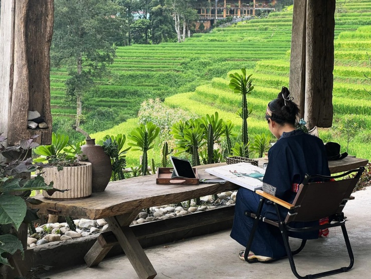 Sau khoảng hai tháng thi công, không gian nhà vườn “trong mơ” được hoàn thiện, gồm: Khu vực nghỉ ngơi, góc thưởng trà và sân vườn