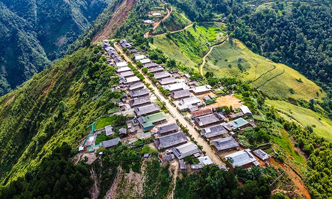 Bản Cu Vai bình yên và thơ mộng.