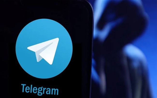 Hiện tại, tất cả các nhân viên của Telegram đều làm việc khắp mọi nơi trên thế giới và gần như không biết nhau. Lý do cho việc này đó chính là Pavel Durov không muốn công ty của mình dính vào bất cứ một xung đột chính trị hay kinh tế của bất kỳ quốc gia nào trên thế giới.
