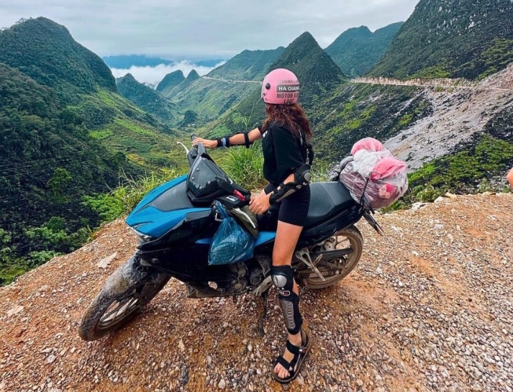 Bạn hãy tính toán cung đường để không di chuyển vào ban đêm, đường đèo cao vực thẳm nên cần thận trọng nhất có thể.