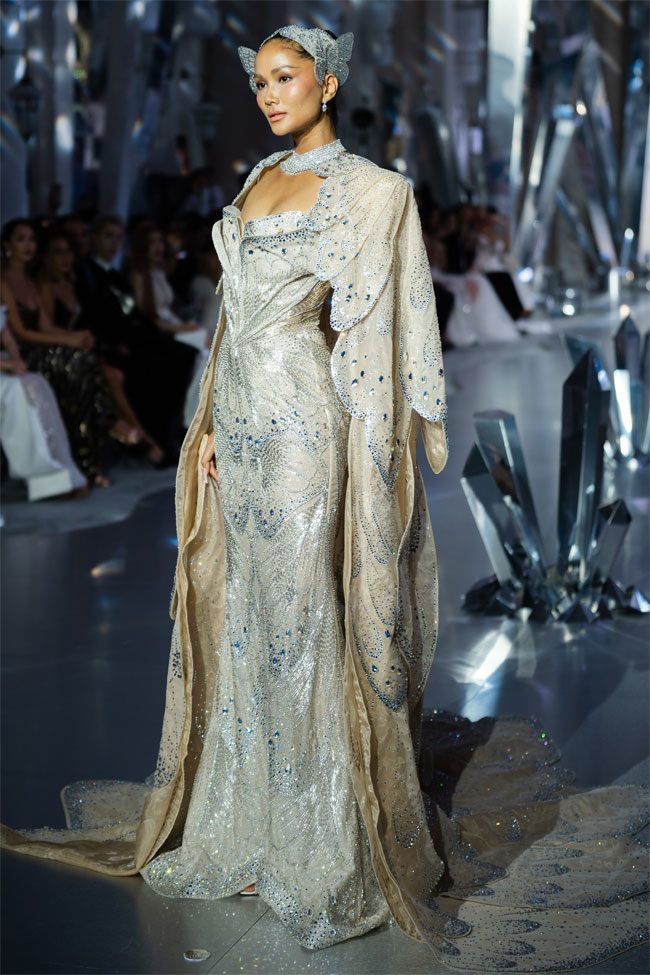 Con gái Quyền Linh lần đầu catwalk ở show Chung Thanh Phong - 9