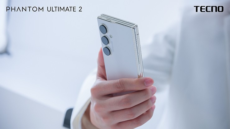 Chinese company's tri-fold smartphone puts Samsung to shame - 4