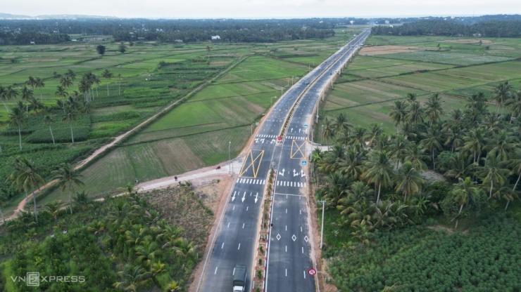 Đường xuyên rặng dừa, nối phố biển trước ngày khánh thành - 1