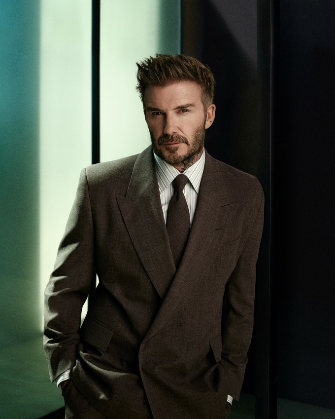 David Beckham, 49 tuổi, trong thiết kế của BOSS. Cựu danh thủ kém vợ một tuổi, được xem là biểu tượng nam tính, lịch lãm của làng thời trang. Ảnh: Instagram nhân vật