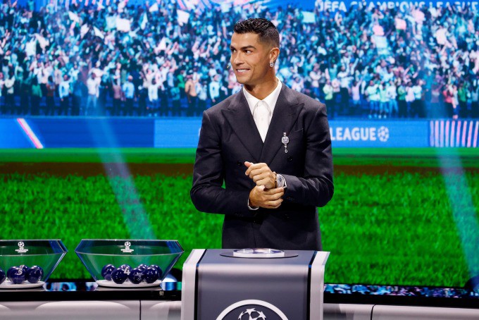 Nhiều trang tin quốc tế khen Ronaldo bảnh bao ở sự kiện của UEFA, ngày 29/8. Ảnh: UEFA Champions League