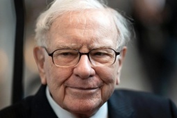 "Con cưng" của tỷ phú Warren Buffett vừa tạo kì tích chưa từng có