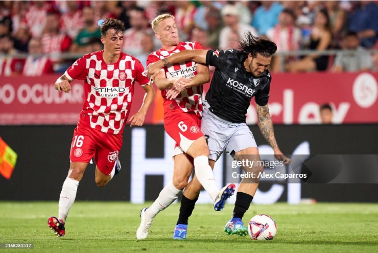 Video bóng đá Girona - Osasuna: Tưng bừng hiệp hai, Van De Beek kiến tạo (La Liga)