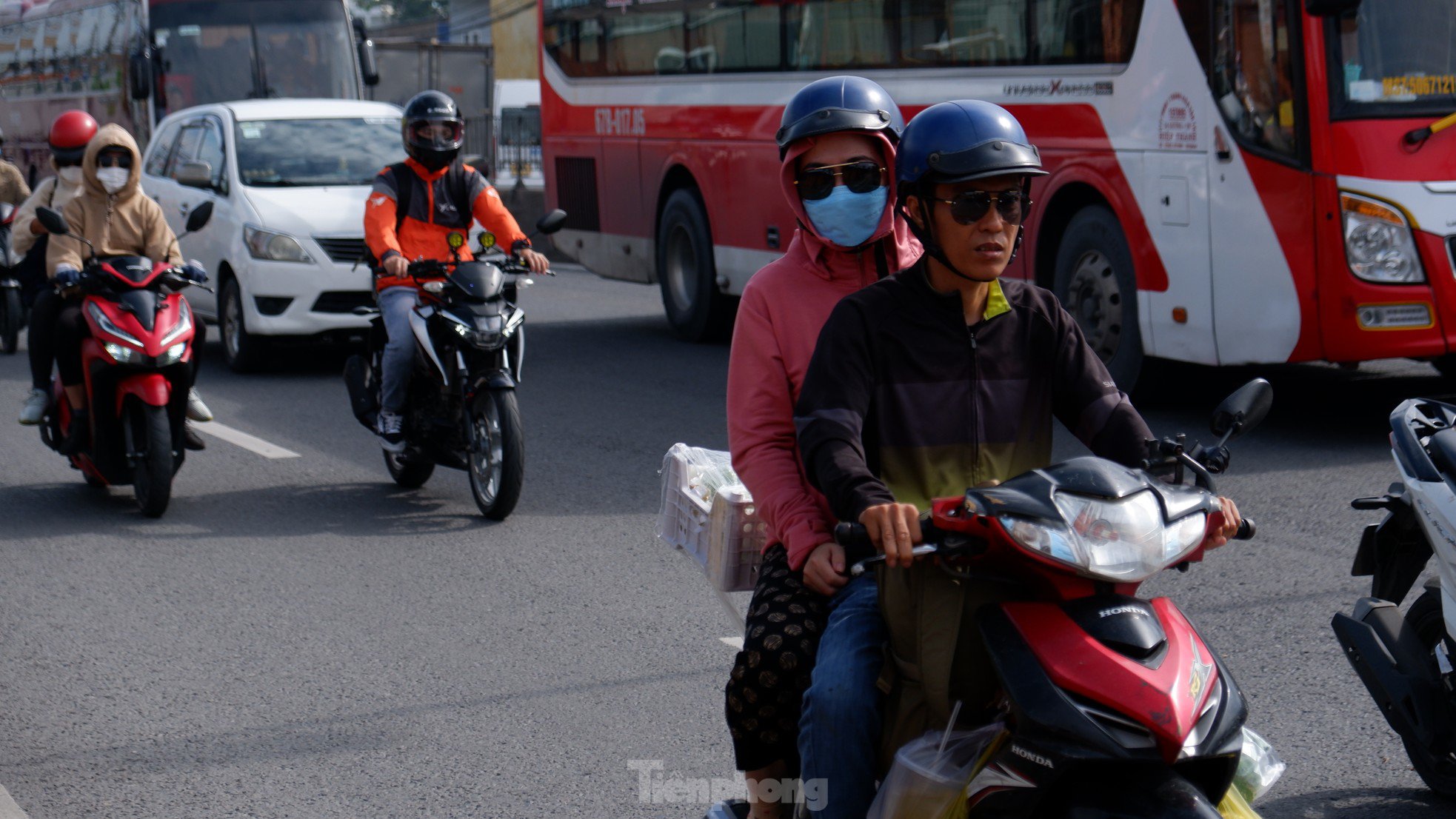 Ngày đầu kỳ nghỉ 2/9: Nhà ga, bến xe đông đúc, sân bay Tân Sơn Nhất thông thoáng bất ngờ - 7