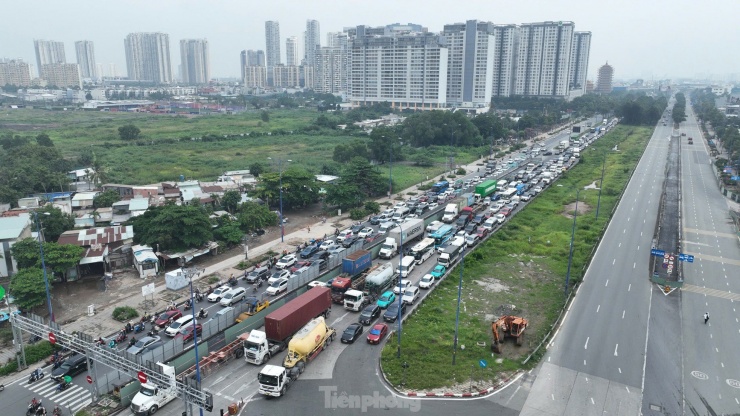 Ngày thứ hai kỳ nghỉ 2/9: Cao tốc TPHCM - Long Thành liên tục đóng, mở vì quá đông - 2