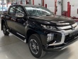 Xe bán tải Mitsubishi Triton dọn kho hạ giá sập sàn