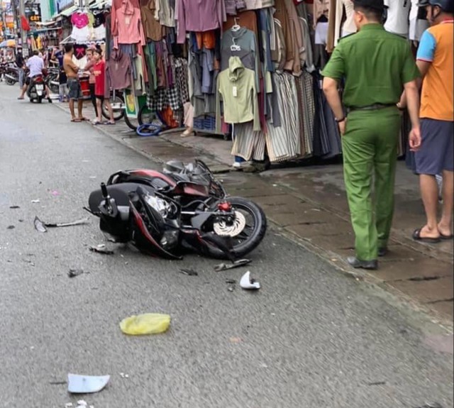 Ô tô “điên” tông hàng loạt xe máy ở Đồng Nai - 2