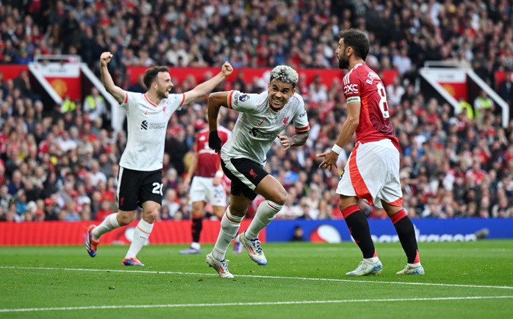 Liverpool đánh sập Old Trafford