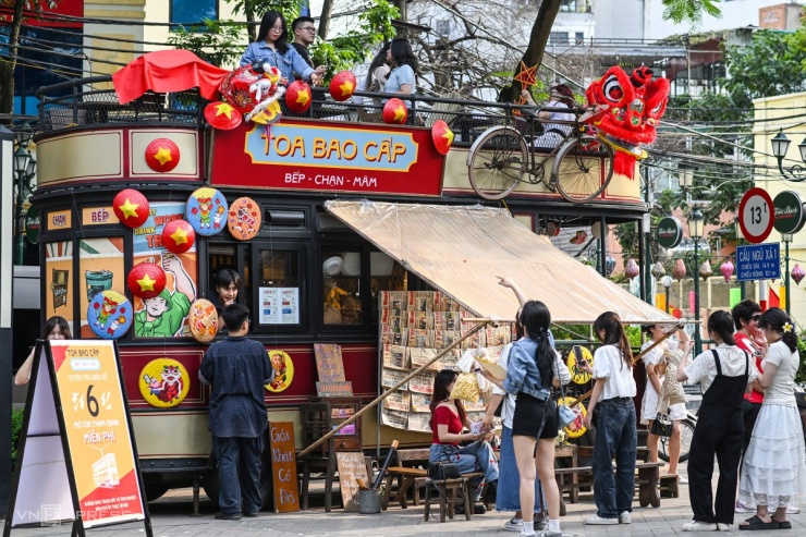 Toa tàu điện tái hiện nếp sống Hà Nội thời bao cấp - 2