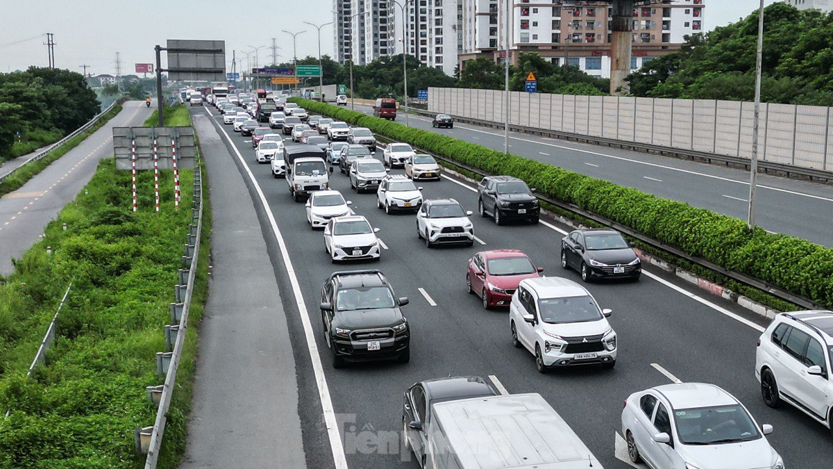 Hết kỳ nghỉ lễ, cao tốc Pháp Vân - Cầu Giẽ ùn ứ kéo dài từ sáng sớm - 8