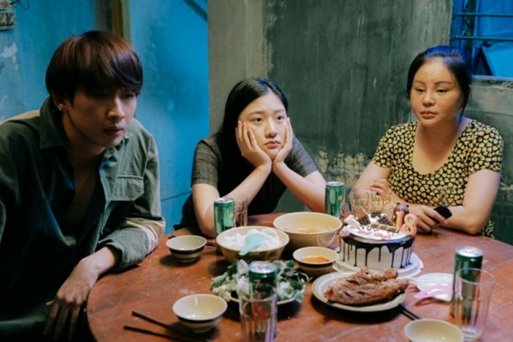 Cơ hội đến với Uyển Ân khi cùng Lê Giang (phải), Tuấn Trần tham gia Bố già - web-drama Trấn Thành sản xuất, ra mắt năm 2020. Dù ít 