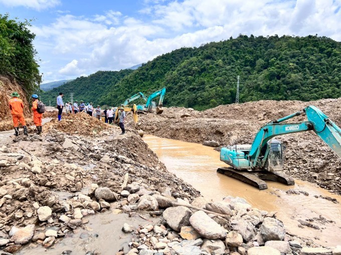 Cấm biển, di dân khỏi vùng nguy hiểm từ Quảng Ninh đến Nghệ An - 7