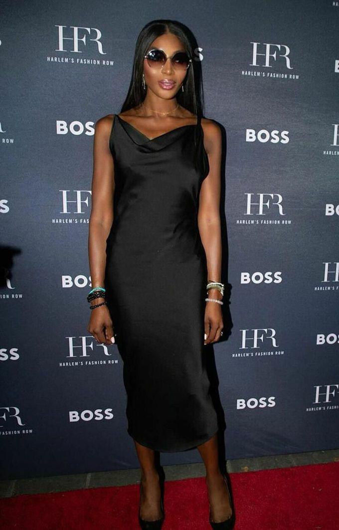 Siêu mẫu Naomi Campbell diện váy từ nhà mốt BOSS tại sự kiện. Ảnh: Instagram Naomi Campbell