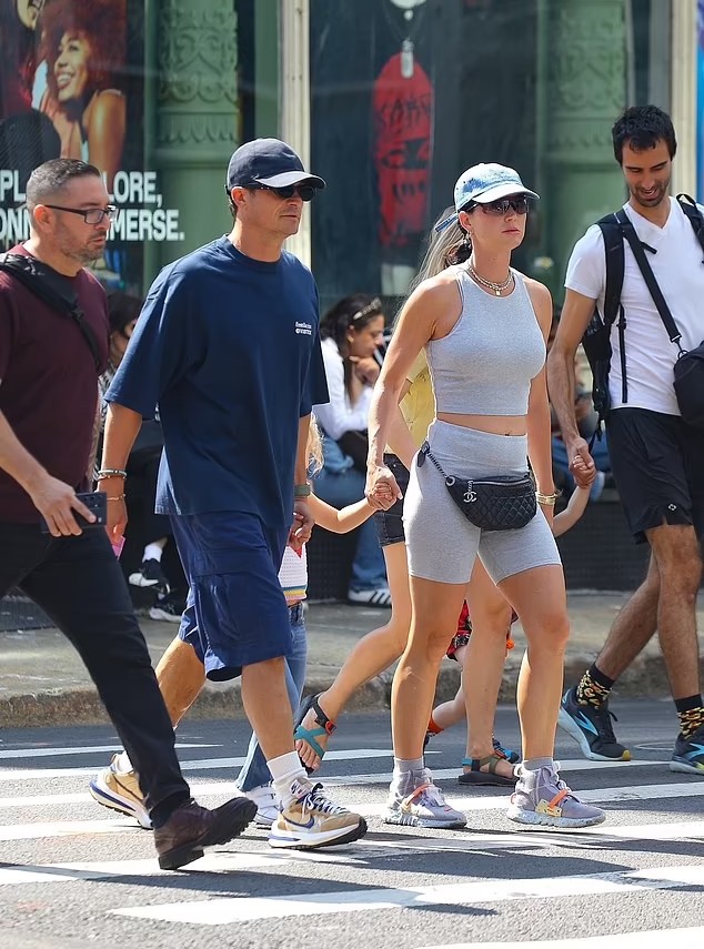 Orlando Bloom và Katy Perry đưa con gái đi chơi ở New York hôm 4/9. Ảnh: Backgrid