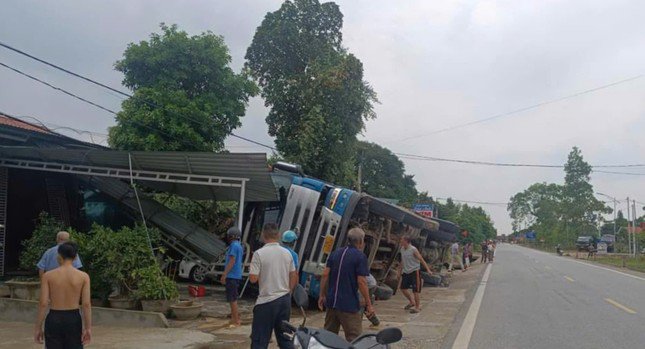 May mắn vụ tai nạn không có người thương vong.