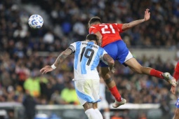 Video bóng đá Argentina - Chile: Bùng nổ hiệp 2, đại thắng "3 sao" (Vòng loại World Cup)