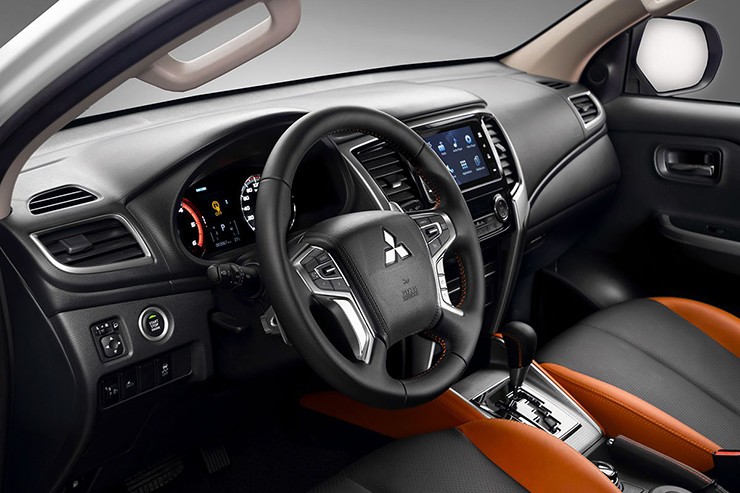 Giá xe Mitsubishi Triton niêm yết và lăn bánh tháng 9/2024 - 10