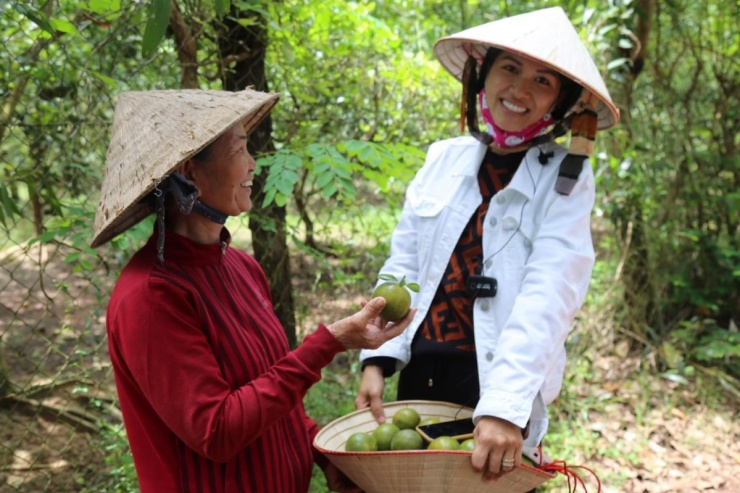 Oanh Yến 'tàn phai nhan sắc' sau ba năm lăn lộn ở nông trại - 6