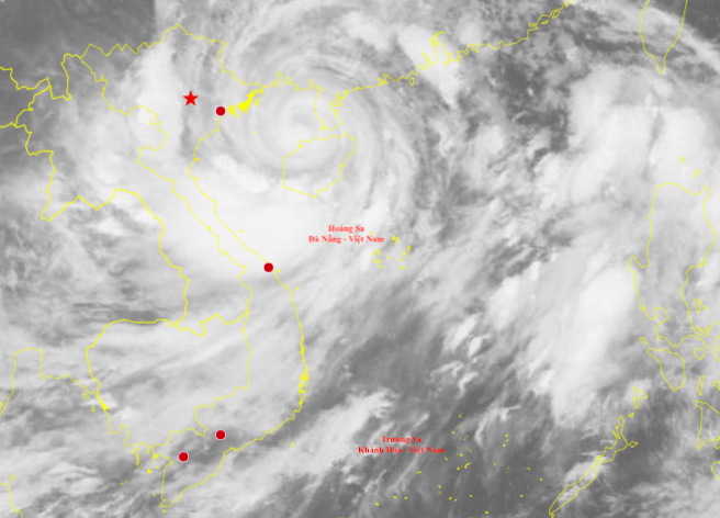 Hoàn lưu sau khi bão Yagi vào vịnh Bắc Bộ. Ảnh vệ tinh lúc 23h25 ngày 6/9: Trung tâm Mạng lưới Khí tượng Thủy văn quốc gia