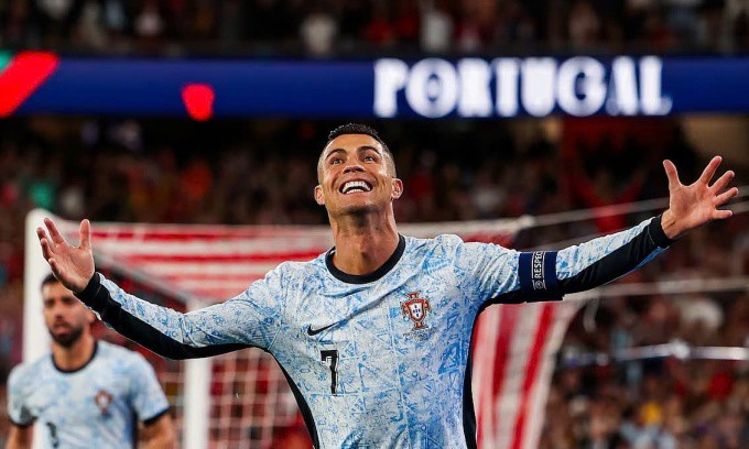 Ronaldo mừng bàn thứ 900, khi Bồ Đào Nha gặp Croatia ở lượt đầu bảng 1 hạng A UEFA Nations League trên sân Da Luz, thành phố Lisbon, tối 5/9/2024. Ảnh: EFE